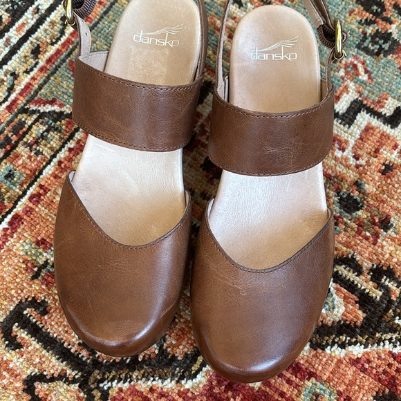 Dansko Malin tan waxy burnished leather clog - Picture 7 of 7